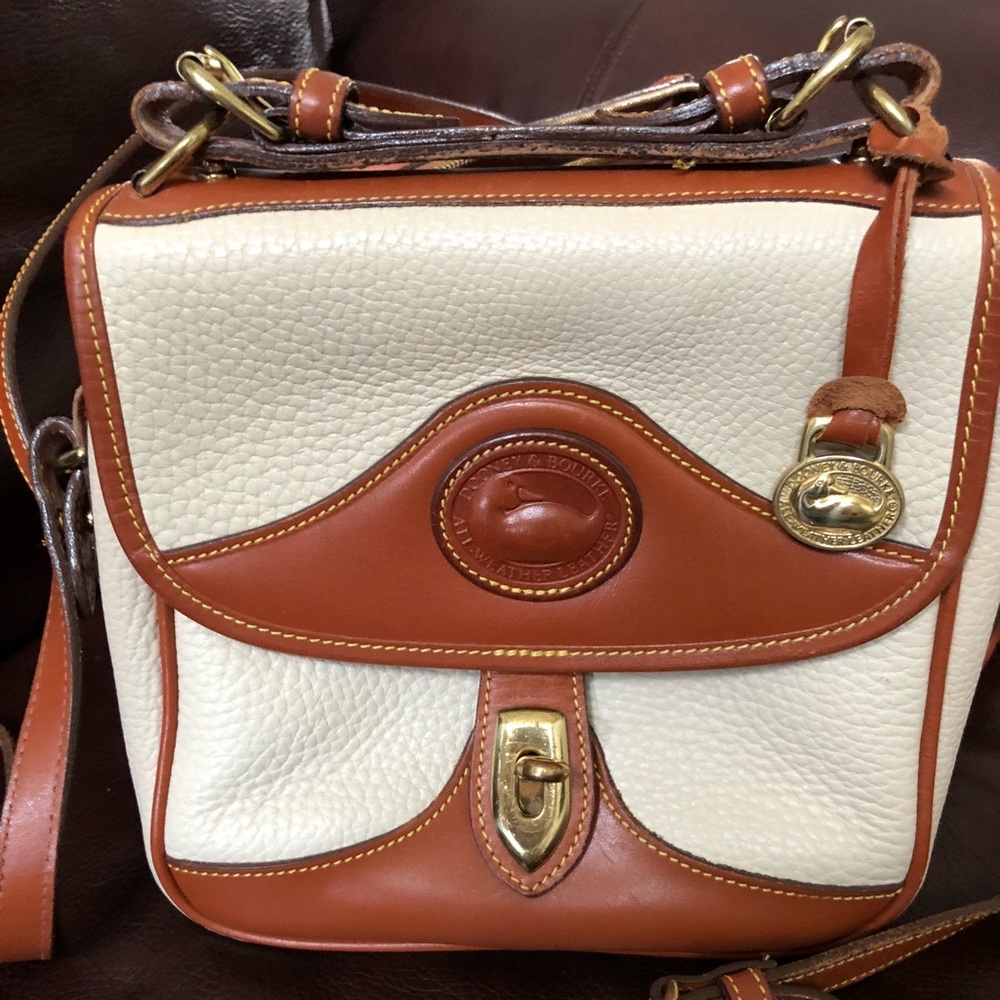 Authentic Beautiful Vintage Dooney & Bourke.